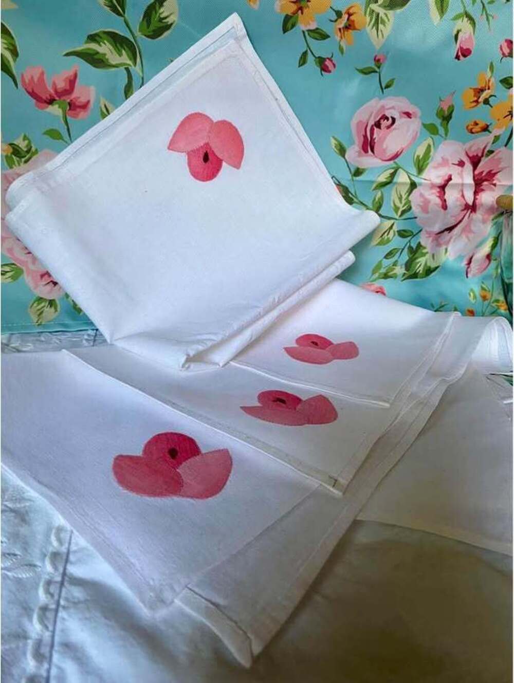 Set of White Napkins with Pink Hemstitched Flower Embroidery – Very Good Quality